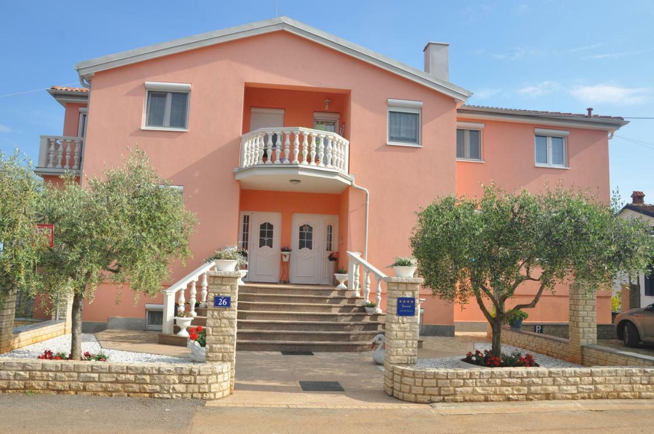 אומאג Apartments Rosa מראה חיצוני תמונה